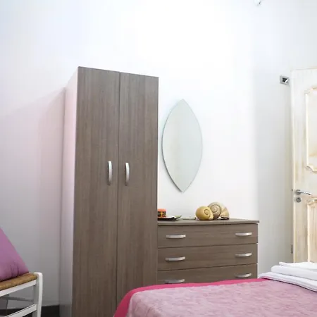 Baia Di Torre Squillace Sant Isidoro (Apulia)